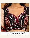 04_blouse_closeup.webp