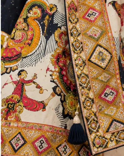 05_lehenga_dupatta_detail.webp