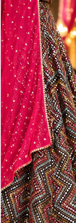 05_dupatta_skirt_detail.webp