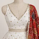 03_blouse_detail.webp